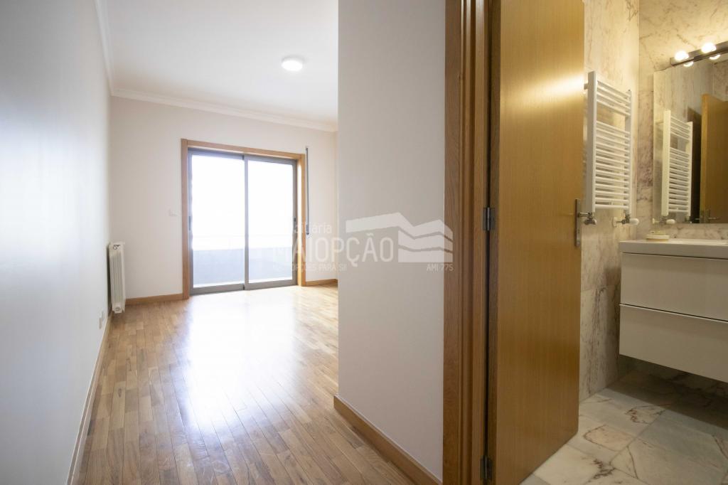 Apartamento T4 para venda em SÉ, SANTA MARIA E MEIXEDO, Bragança