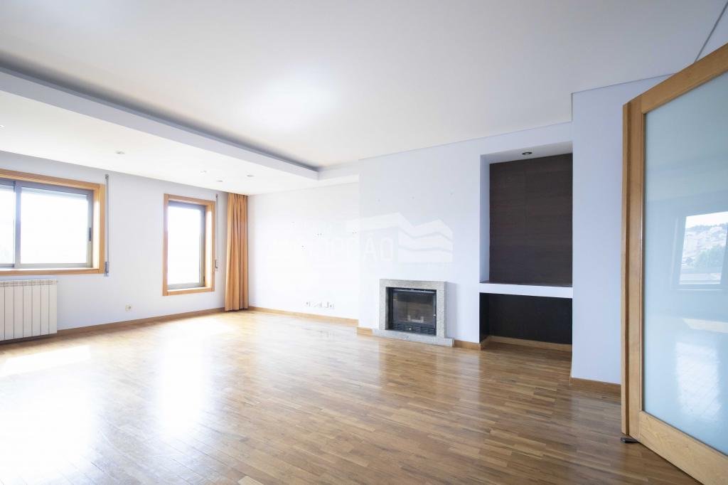Apartamento T4 para venda em SÉ, SANTA MARIA E MEIXEDO, Bragança