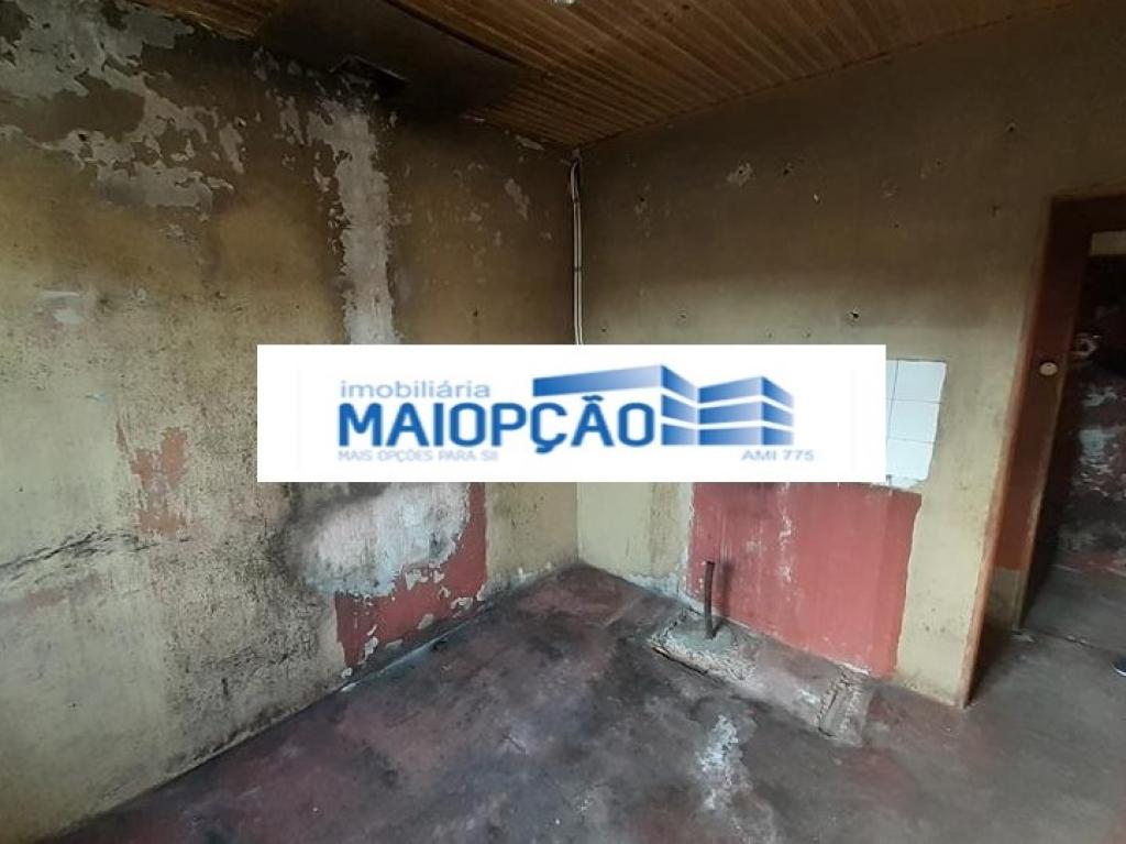 Moradia V2 para venda em CASTRO DAIRE