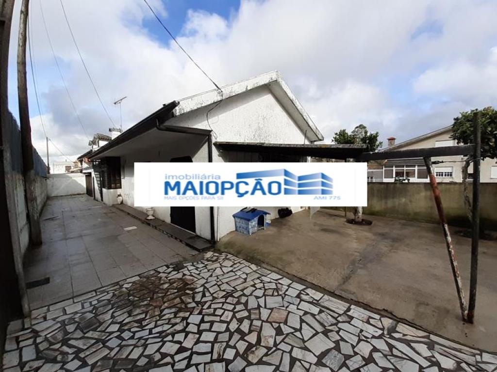 Moradia V2 para venda em LOUROSA