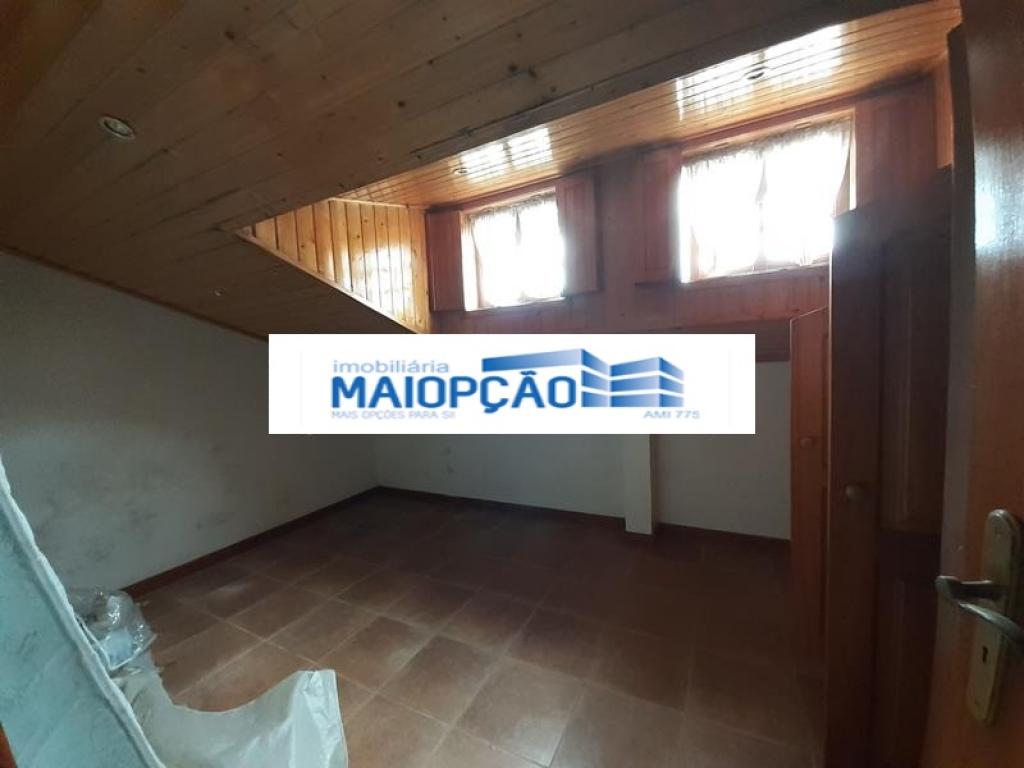 Moradia V2 para venda em LOUROSA