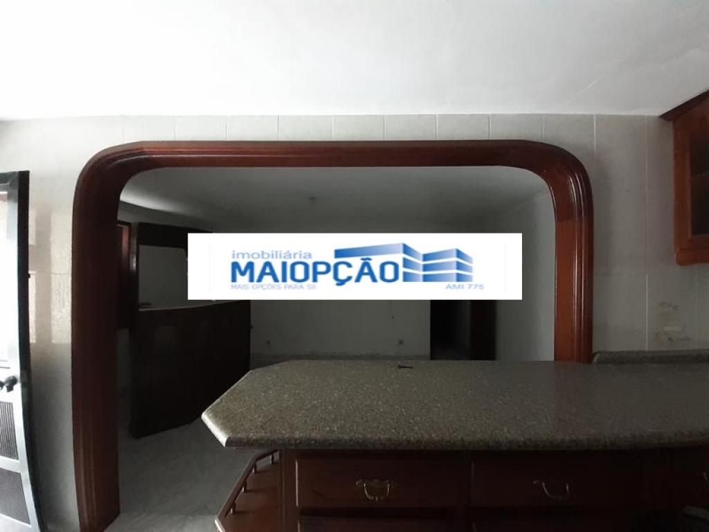 Moradia V2 para venda em LOUROSA