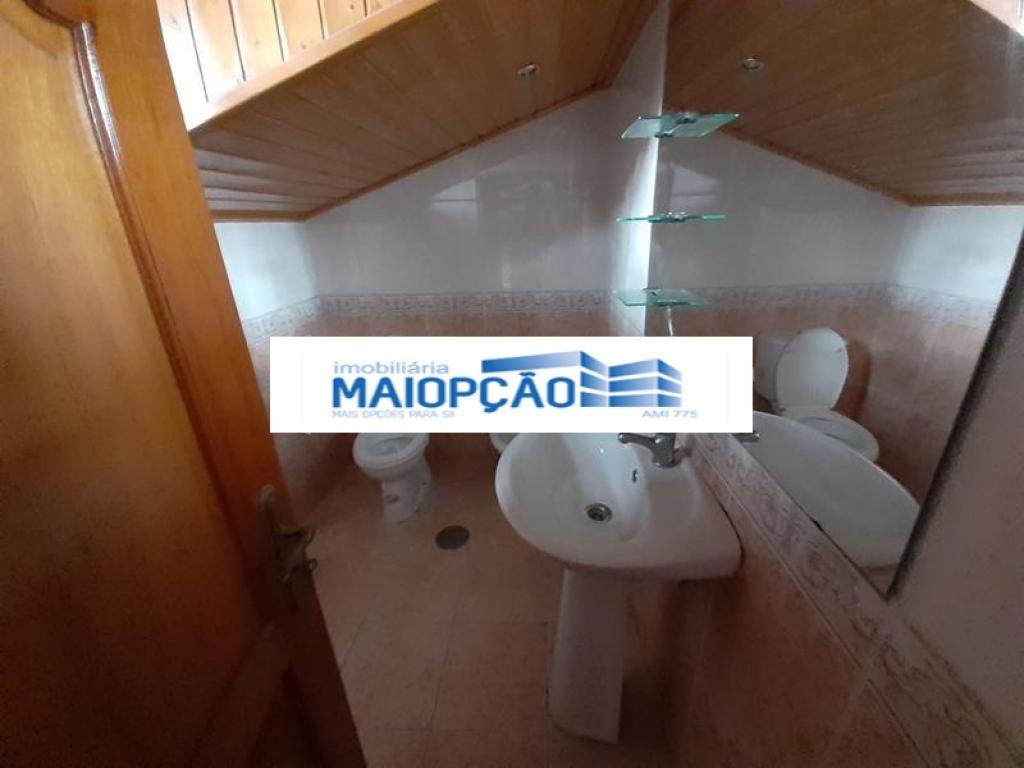 Moradia V2 para venda em LOUROSA