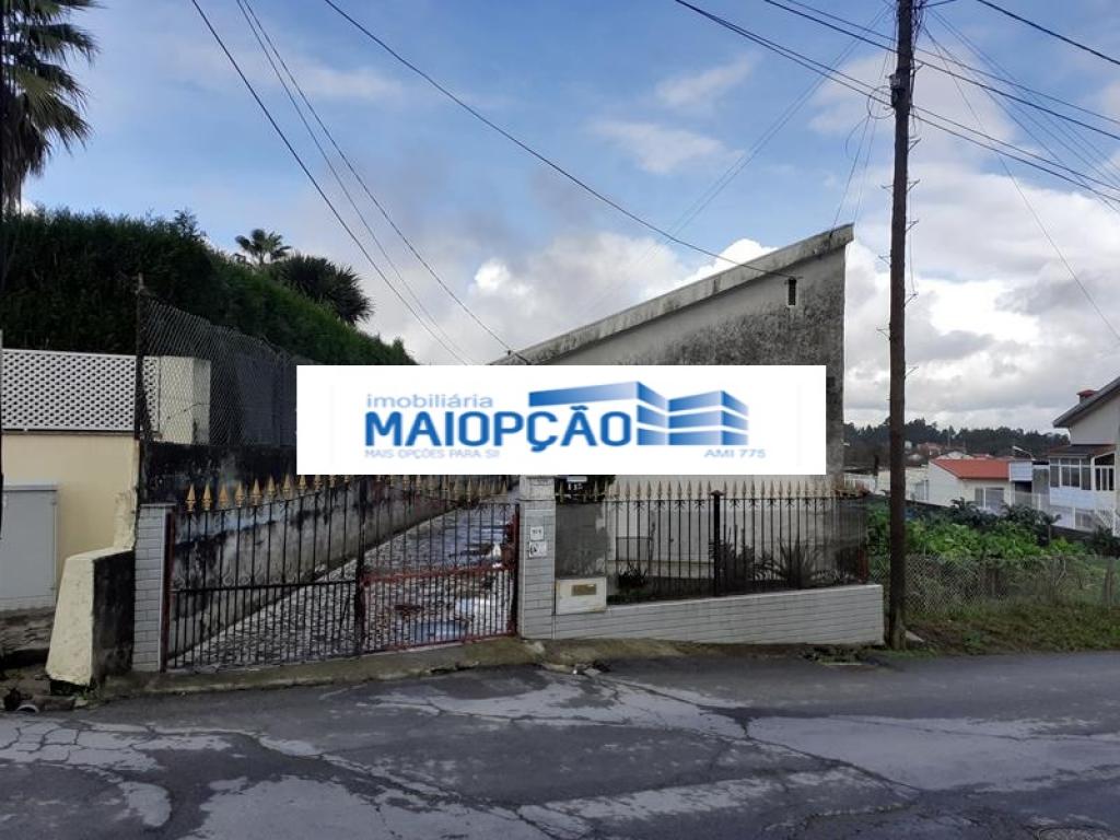Moradia V2 para venda em LOUROSA