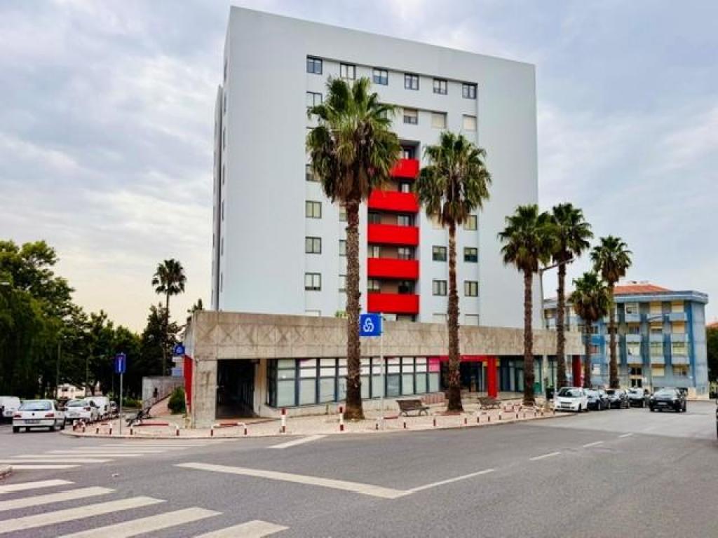 Loja para venda em RAMADA E CANEÇAS, Odivelas, Lisboa