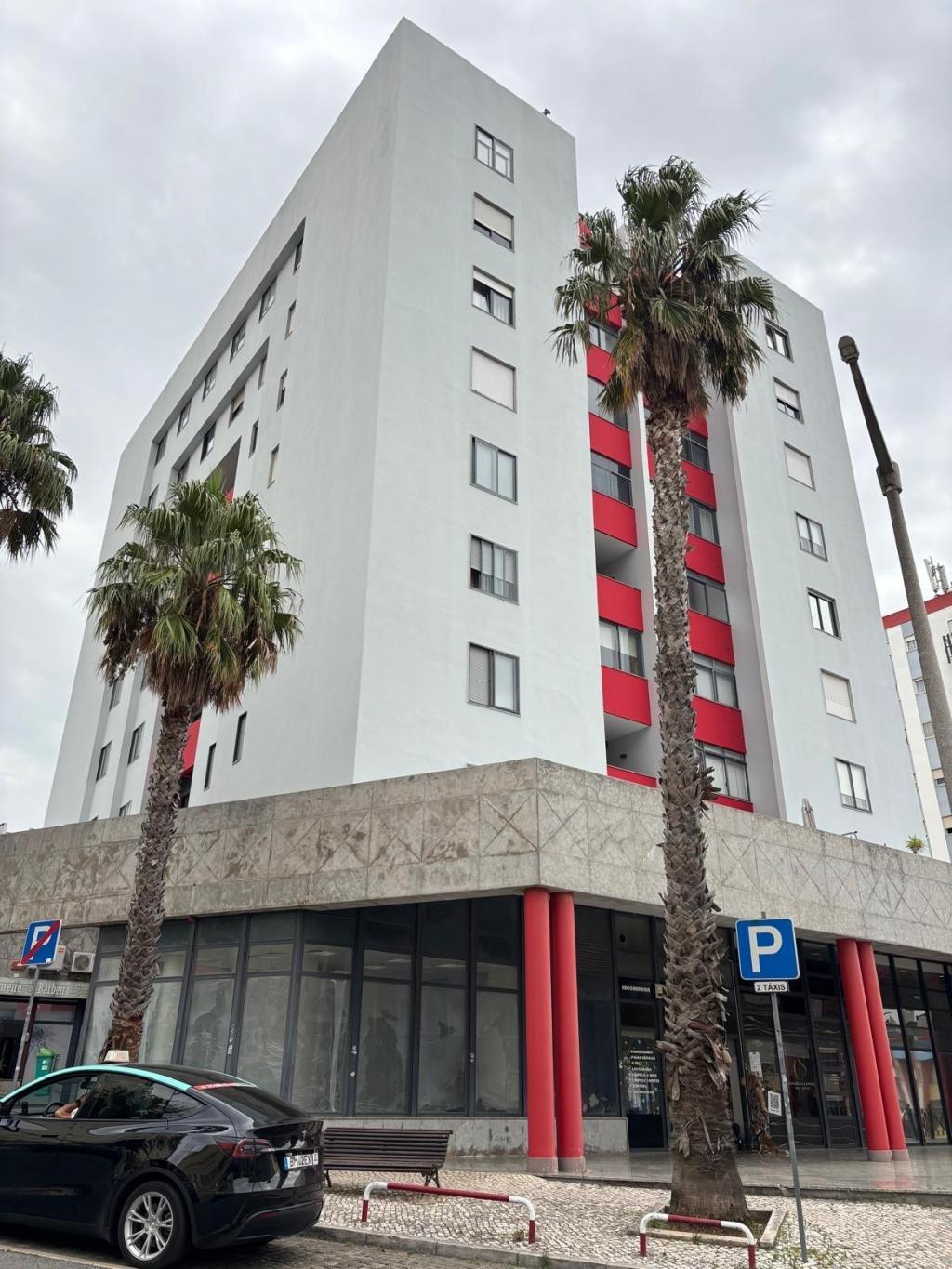 Loja para venda em RAMADA E CANEÇAS, Odivelas, Lisboa