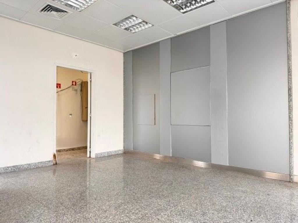 Loja para venda em RAMADA E CANEÇAS, Odivelas, Lisboa
