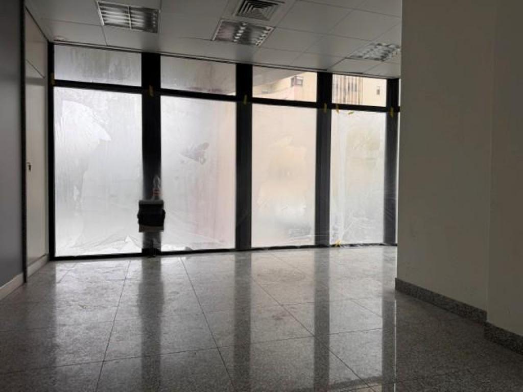 Loja para venda em RAMADA E CANEÇAS, Odivelas, Lisboa
