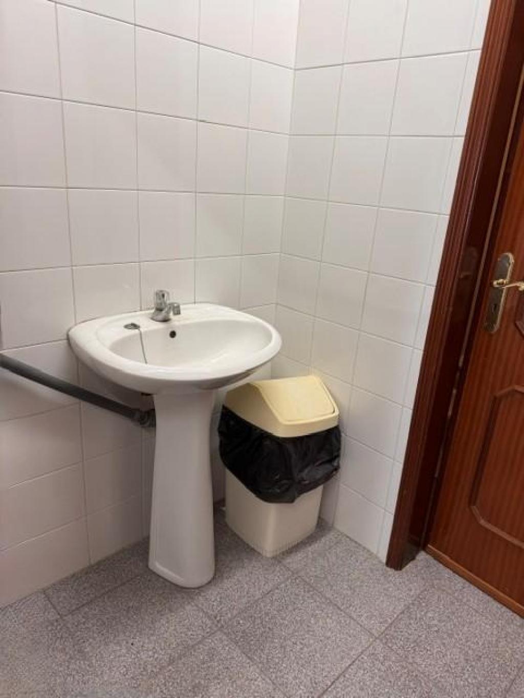 Loja para venda em RAMADA E CANEÇAS, Odivelas, Lisboa