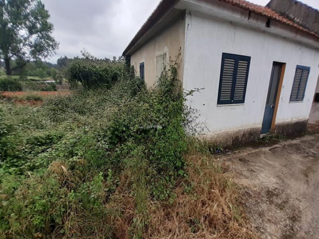 Moradia V4 para venda em AMOREIRA DA GÂNDARA, PAREDES DO BAIRRO E ANCAS, Anadia, Aveiro