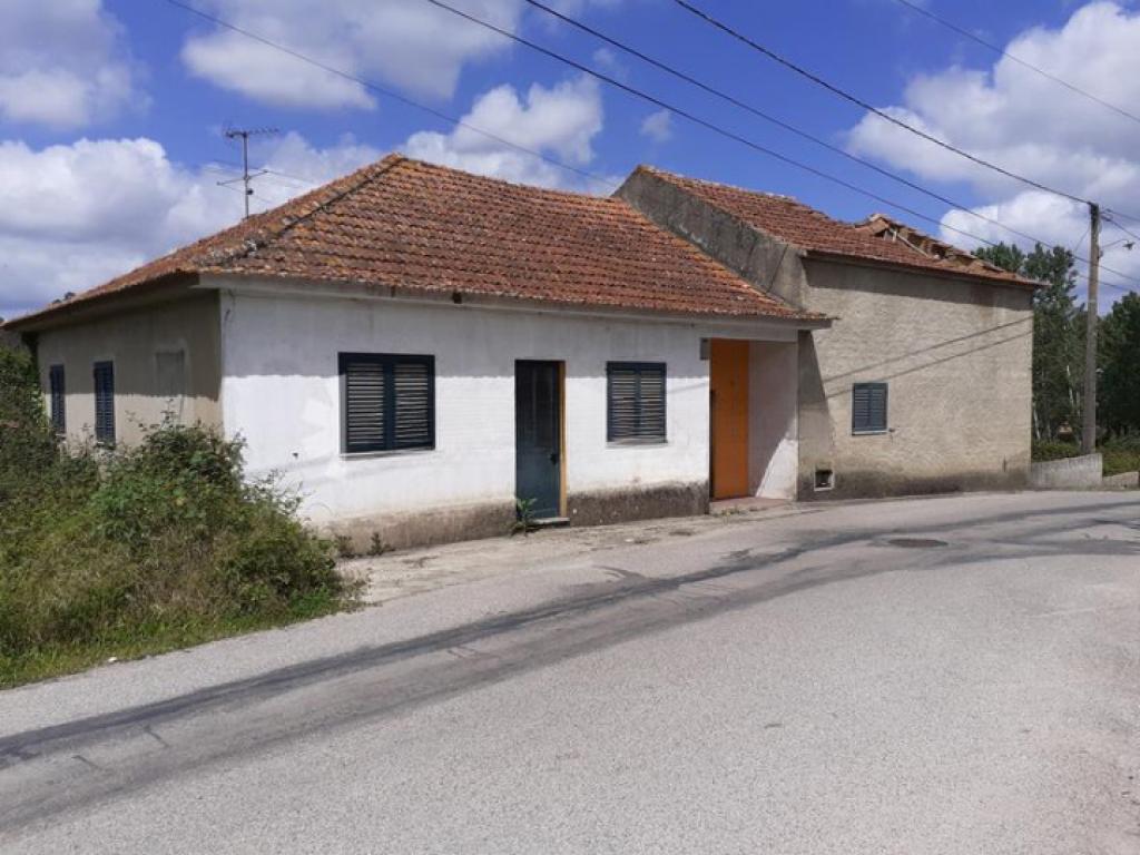 Moradia V4 para venda em AMOREIRA DA GÂNDARA, PAREDES DO BAIRRO E ANCAS, Anadia, Aveiro
