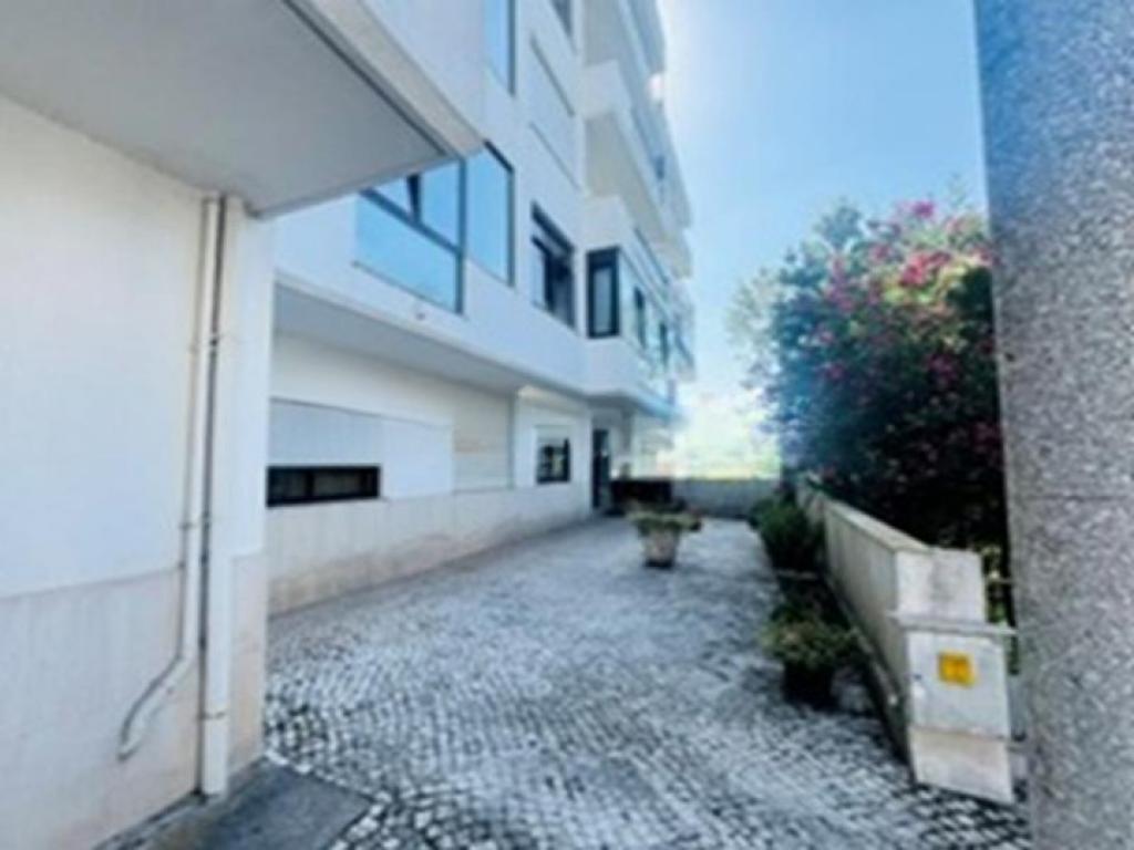 Garagem para venda em MARRAZES E BAROSA, Leiria
