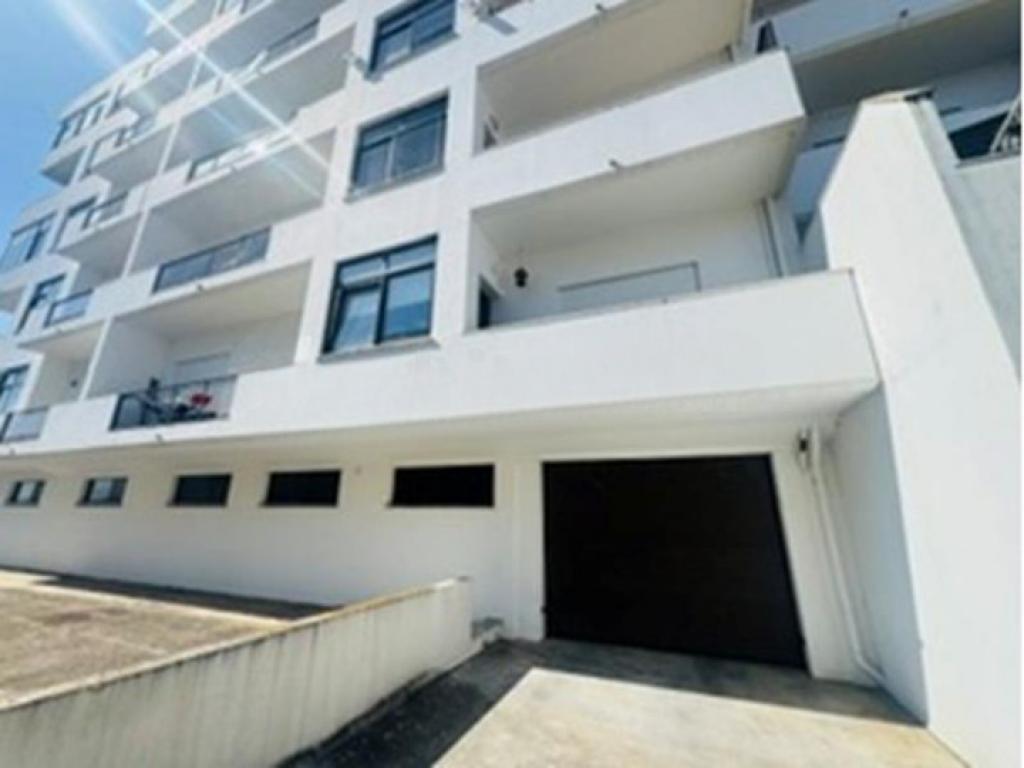 Garagem para venda em MARRAZES E BAROSA, Leiria