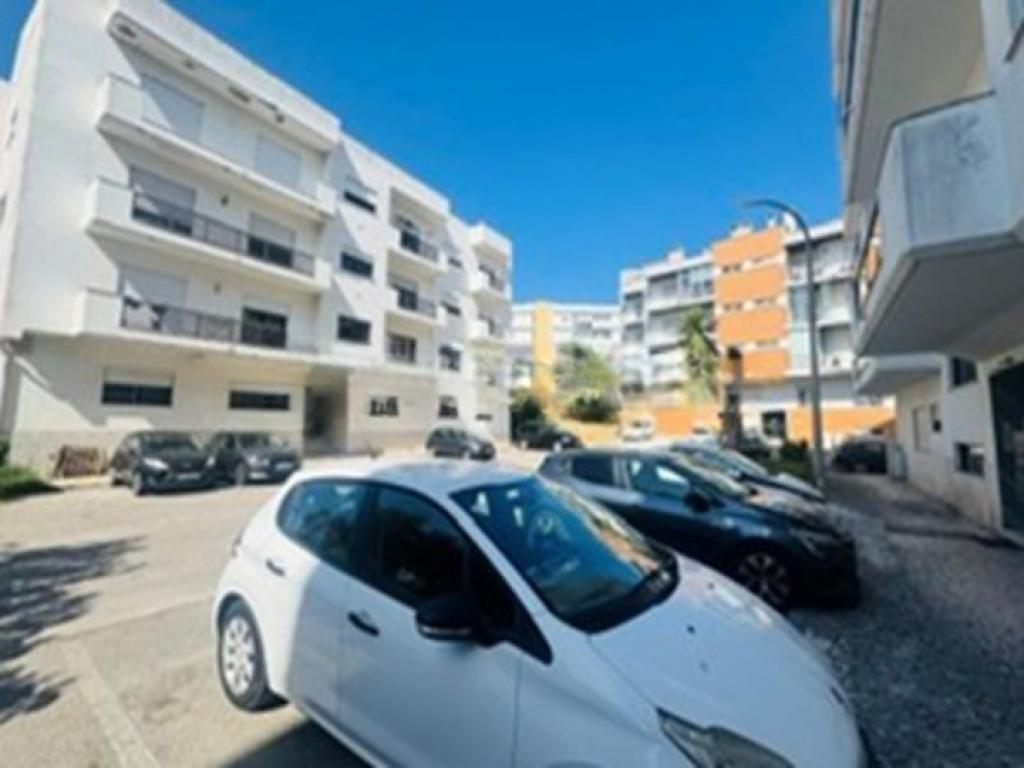 Garagem para venda em MARRAZES E BAROSA, Leiria