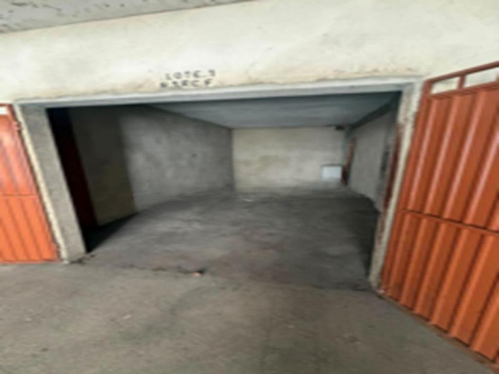 Garagem para venda em MARRAZES E BAROSA, Leiria