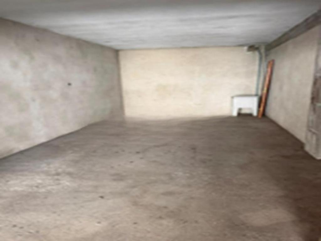 Garagem para venda em MARRAZES E BAROSA, Leiria