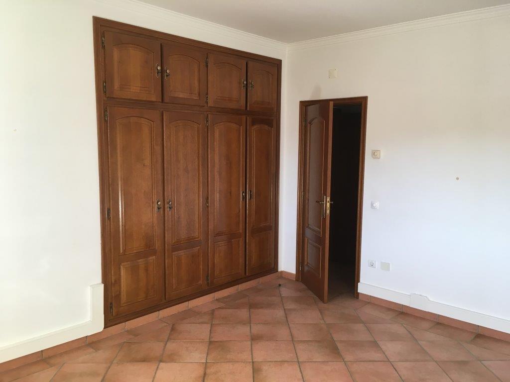 Prédio para venda em ALCANHÕES, Santarém