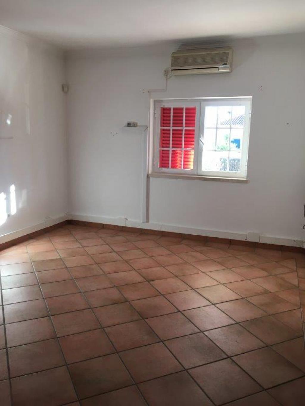 Prédio para venda em ALCANHÕES, Santarém