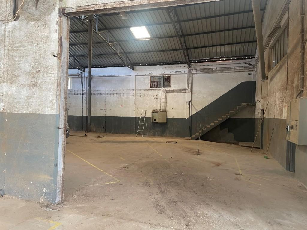 Armazém para venda em AMIAIS DE BAIXO, Santarém