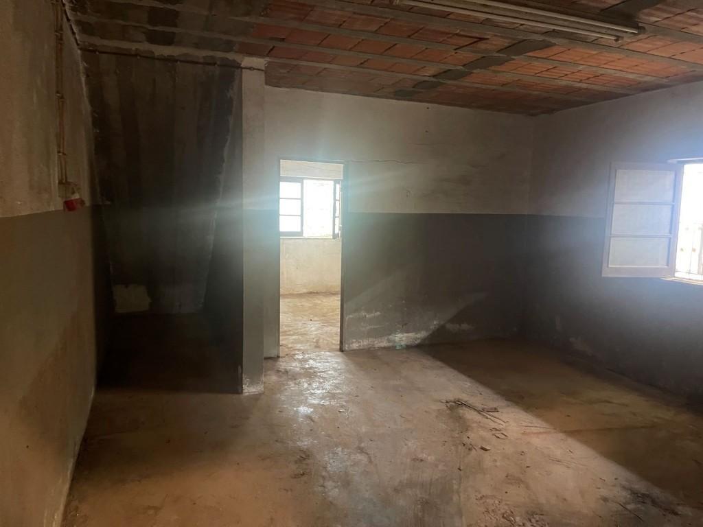 Armazém para venda em AMIAIS DE BAIXO, Santarém
