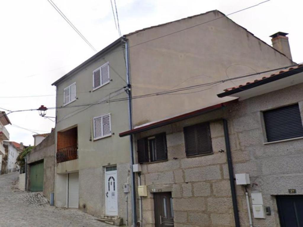 Moradia V3 para venda em FREIXO DE ESPADA À CINTA E MAZOUCO